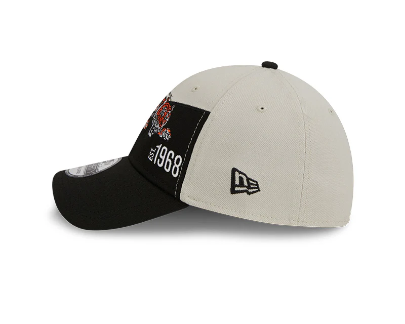 Cincinnati Bengals New Era 2023 Historic Sideline 39THIRTY Flex Hat - Cream/Black - Image 4