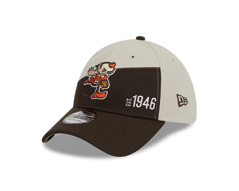 Cleveland Browns New Era 2023 Historic Sideline 39THIRTY Flex Hat - Cream/Brown