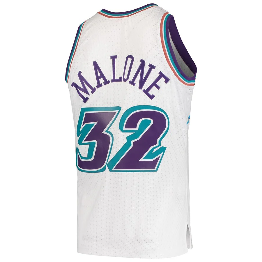 Karl Malone #32 Utah Jazz Mitchell & Ness 1996-97 Hardwood Classic Swingman Jersey - White - Image 3
