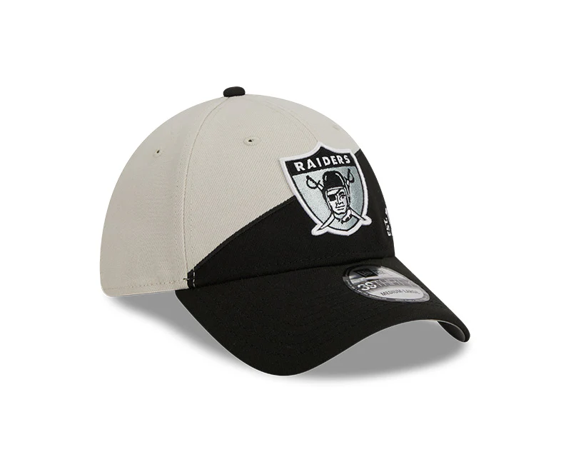 Las Vegas Raiders New Era 2023 Historic Sideline 39THIRTY Flex Hat - Cream/Black - Image 3