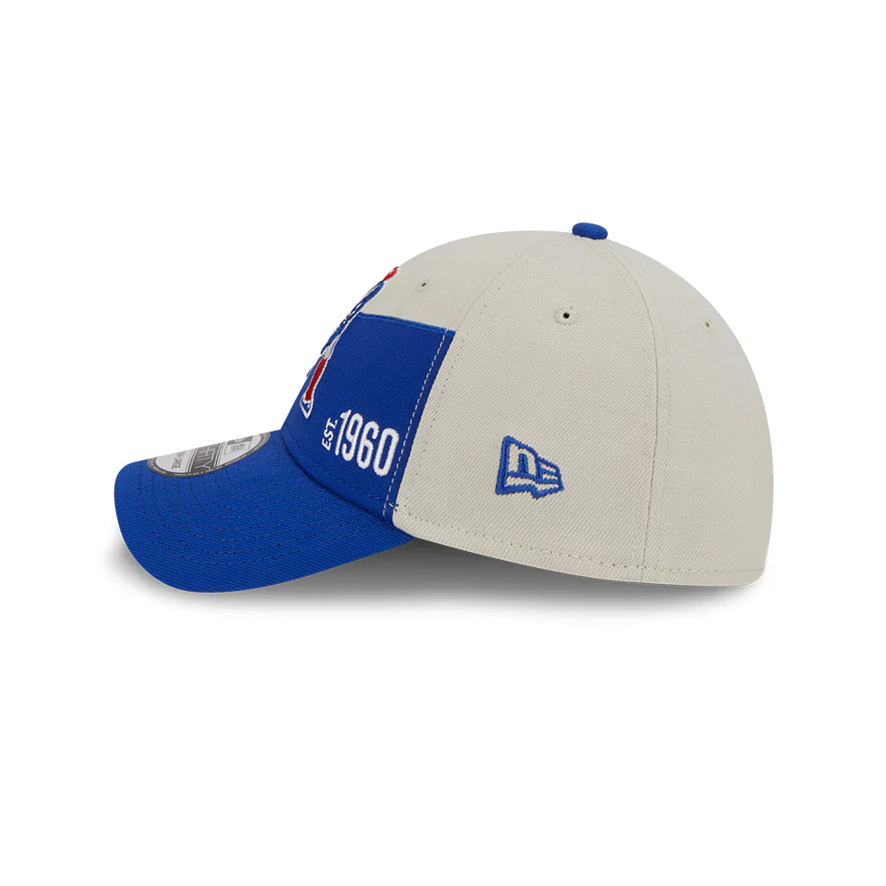 New England Patriots New Era 2023 Historic Sideline 39THIRTY Flex Hat - Cream/Royal - Image 4